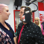 Jessica (li.) ist genervt, als Melissa auf Sarahs Sohn Mikey aufpasst. Sie will das Kind nicht ständig in der WG haben (Quelle: RTL 2)