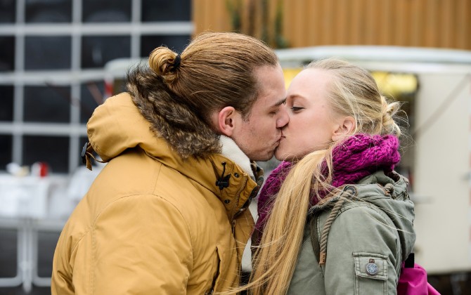 Alles was zählt Vorschau ♥ Folge 2396 am Donnerstag, 24.03.2016
